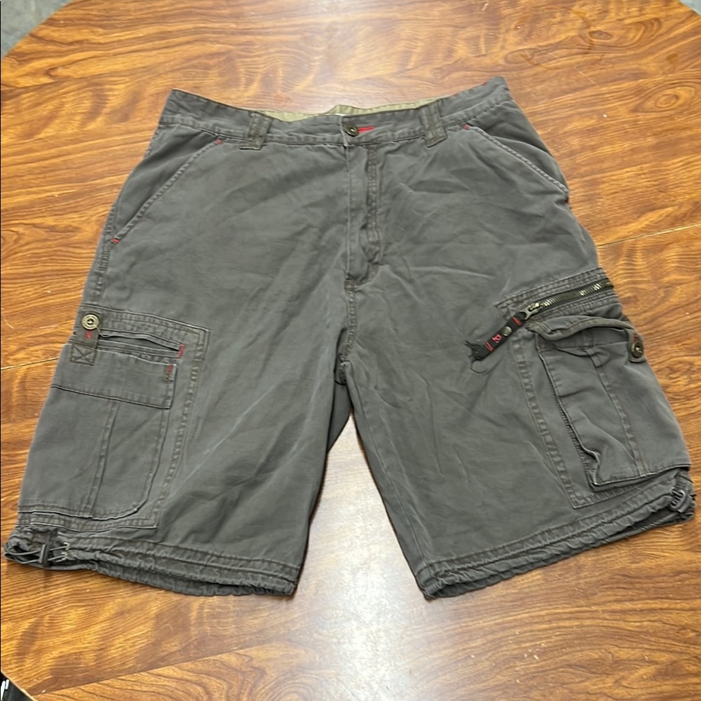 Gray Cargo Shorts with Durable Fabric and Knee-Length Design